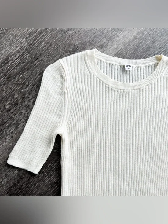 Uniqlo cream merino wool short sleeve sweater - Picture 4 of 11